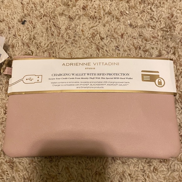 Adrienne Vittadini Handbags - ANDRIENNE VITTADINI. Blush Charging Wallet with Detachable Strap